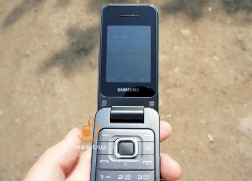 Обзор Sony Ericsson Z555i – игра на чувствах